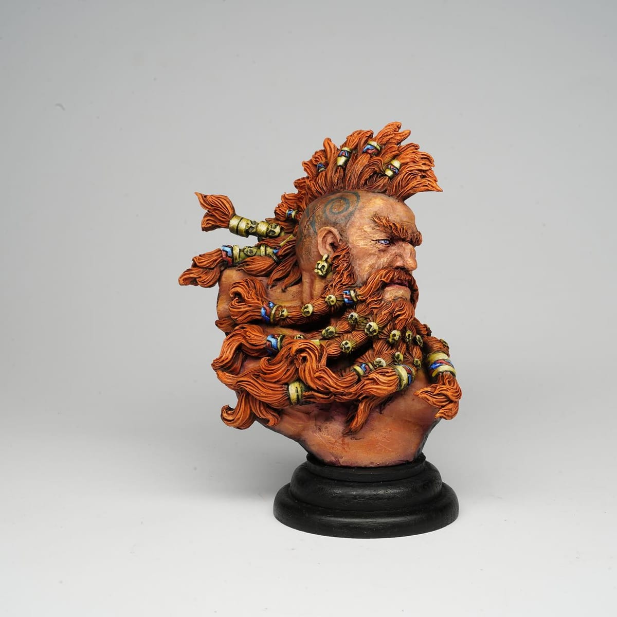 Dwarf Wild Hunter, vista de tres cuartos
